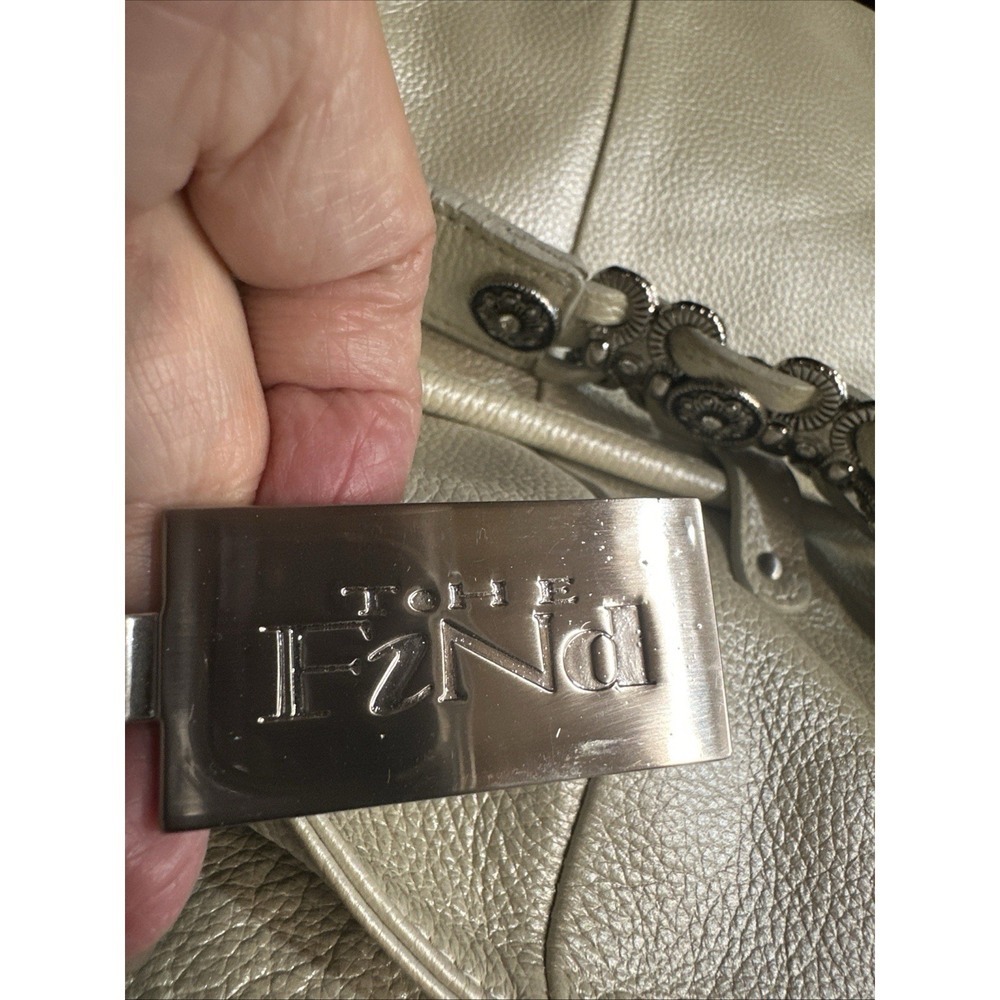 FzNd Large White Bag Purse With Dust Bag. Several additional handles. Prime cond - Picture 9 of 15